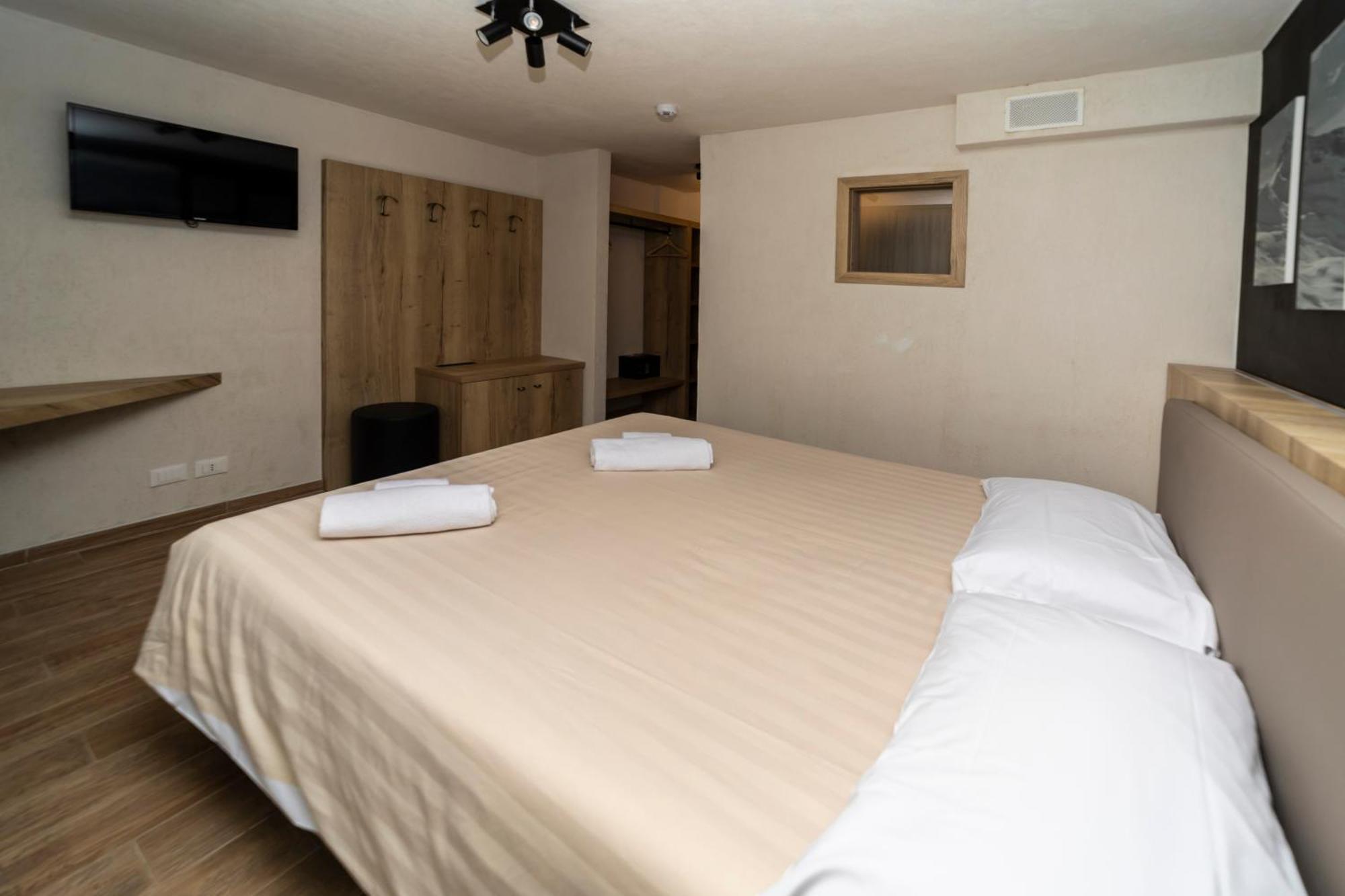 Hotel Petit Palais Breuil-Cervinia Kültér fotó
