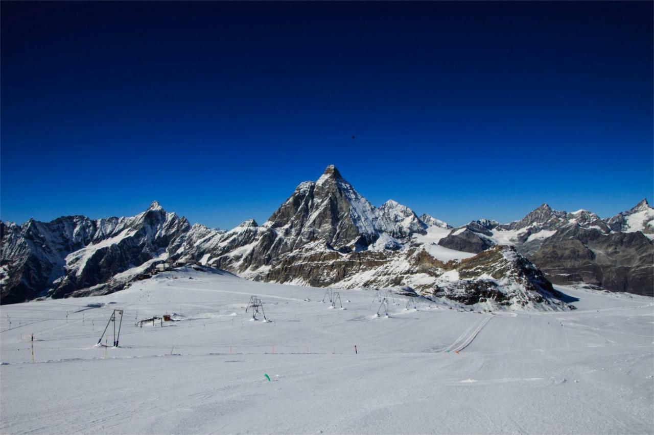 Hotel Petit Palais Breuil-Cervinia Kültér fotó
